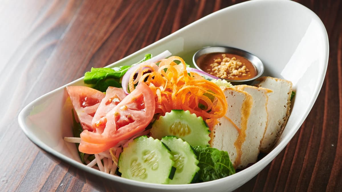 Thai Green Salad with Peanut Dressing
